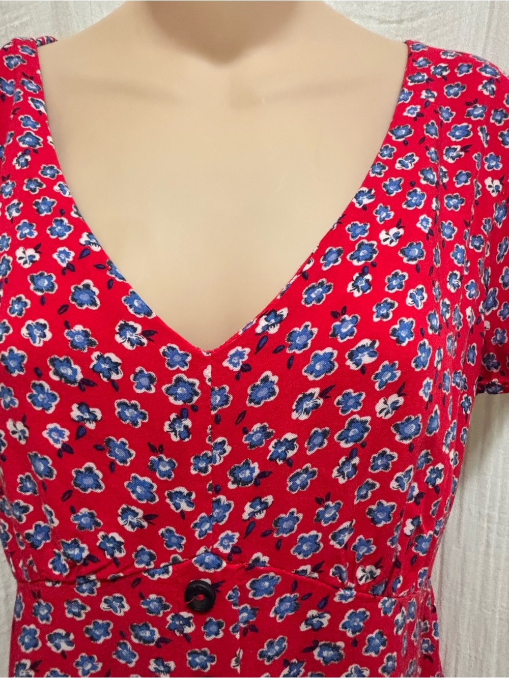 Y2K Mason & Belle Medium Lyla Button up Detail floral red Dress. Size M - Picture 2 of 5
